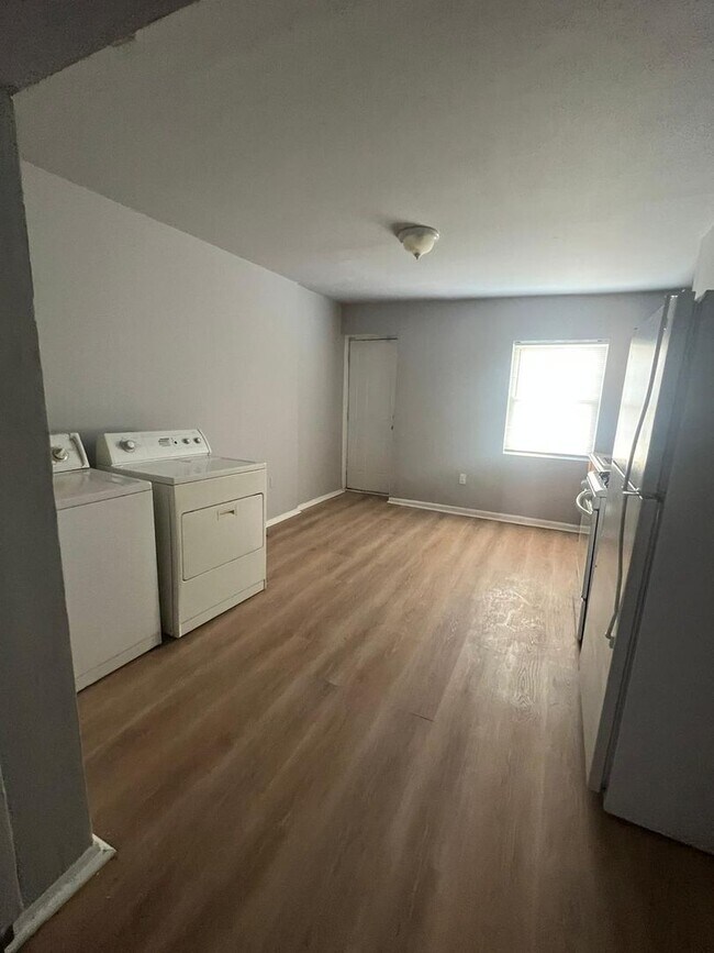 Photo - Four Bedroom One Bathroom House Unit Recently Re...