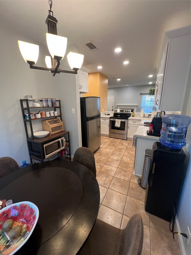 Photo - 2414 Longview St Unit 202
