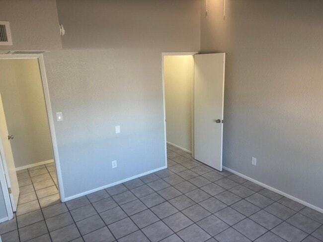 Photo - 2033 S Forest Ave Unit Apt 6