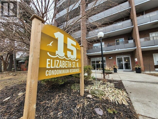Photo - 15 Elizabeth St N