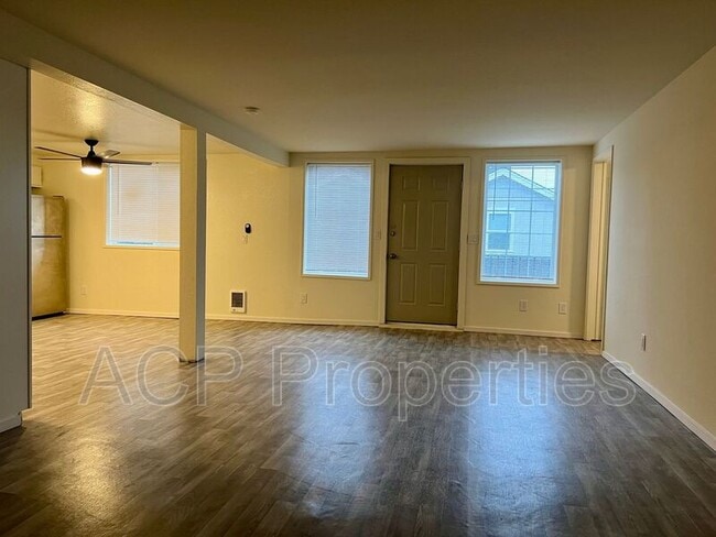 Photo - 1585 E Badger Rd