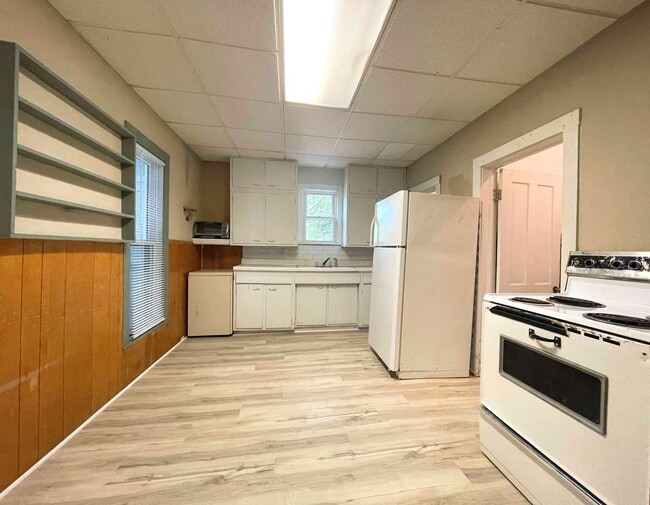 Photo - 121 W 7th Ave Unidad A