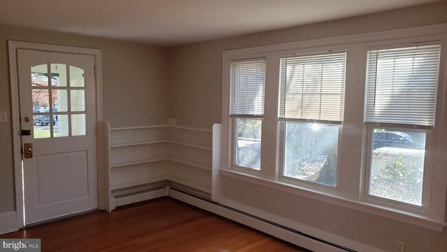 Photo - 555 Barrett Ave