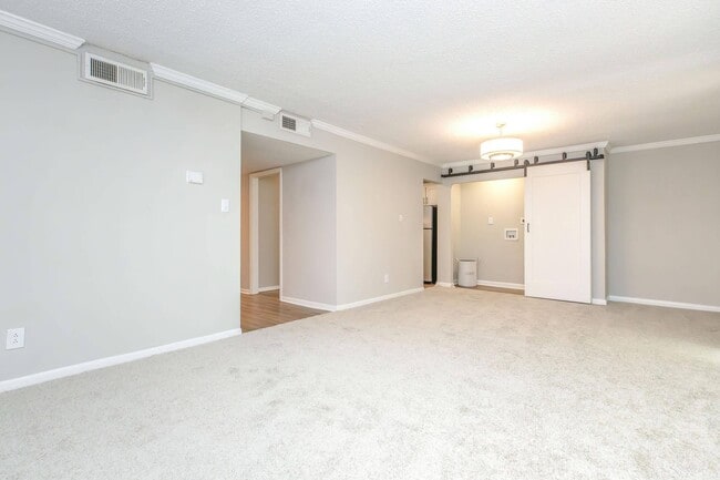 Kingston Pointe Apartments