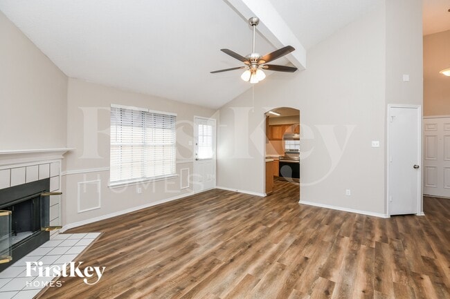 Photo - 609 Hollyberry Dr