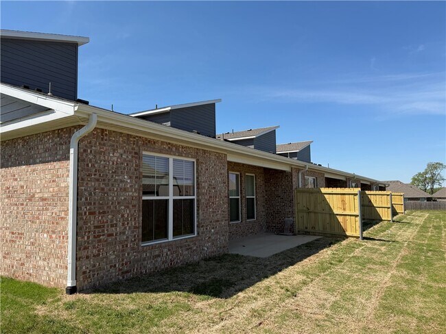 1036 Seaborn Wy