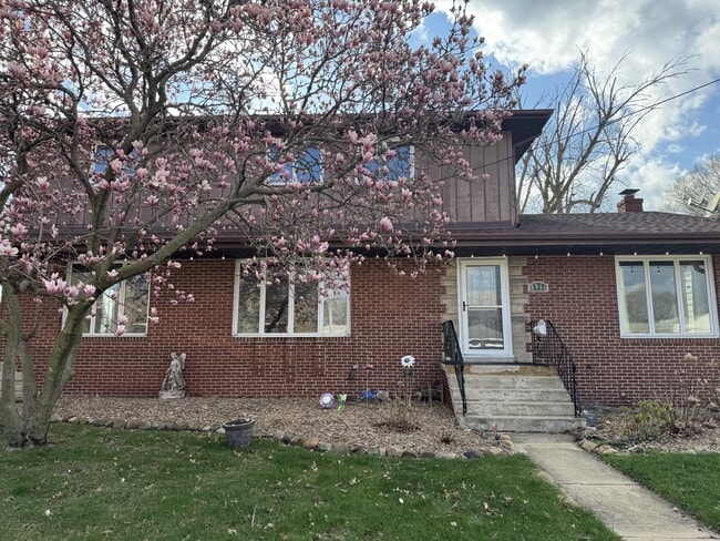 Building Photo - 8944 Erie St