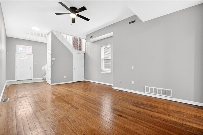 Photo - 2350 S 10th St