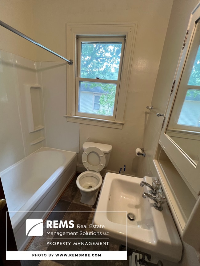 Photo - 407 2nd St Unit 3