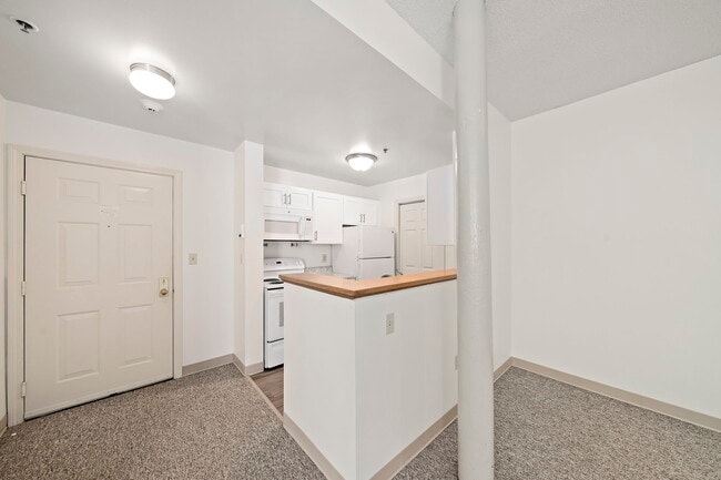 Photo - Hayward Landing