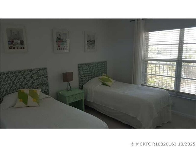 1021 Hillsboro Mile Unit 204