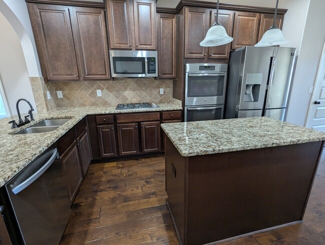 Photo - 209 Lovelace Ct