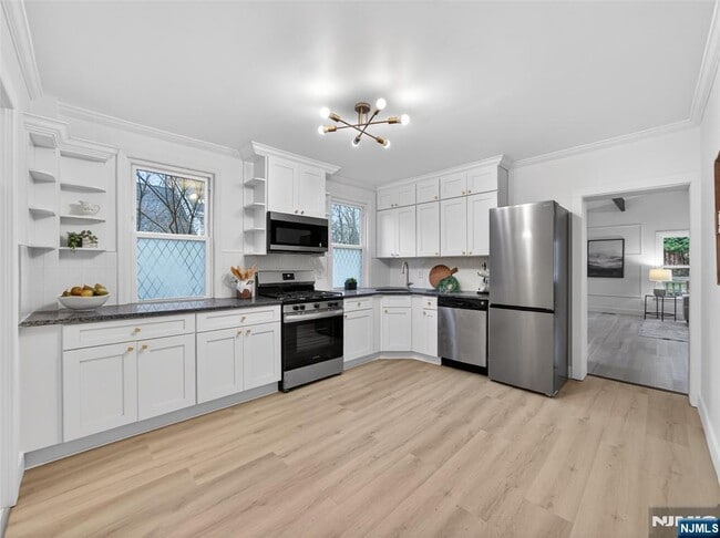 Photo - 114 Colony Ave