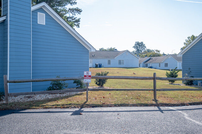 MILLBROOK POINTE - MILLBROOK POINTE Apartments