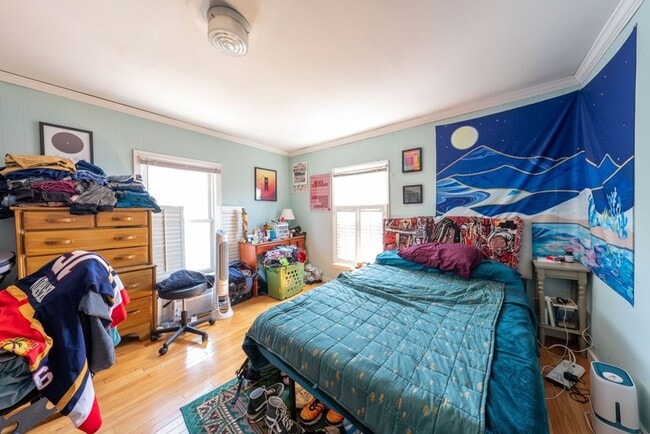 Photo - Check out this awesome 3 bed 2 bath in Somerville.