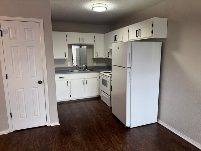 Photo - 323 S 12th St Unit G