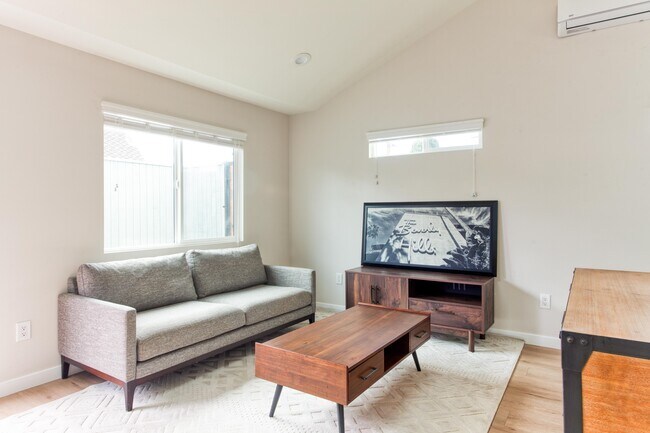 Photo - 630 E San Antonio Dr Unidad #6