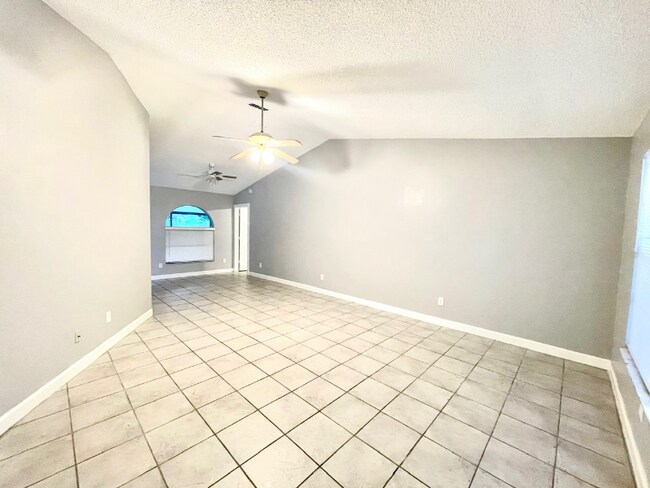 Photo - 10026 Chesham Dr