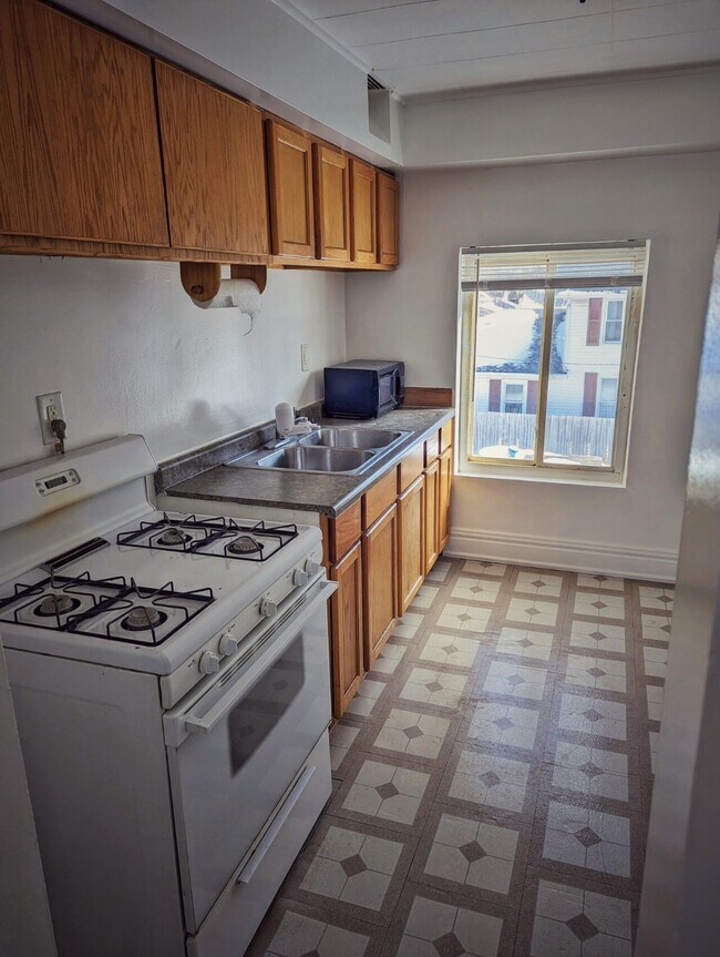 Photo - 301 Elm St Unidad 2