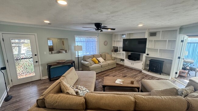 Photo - 2810 Wiigwaas Ln