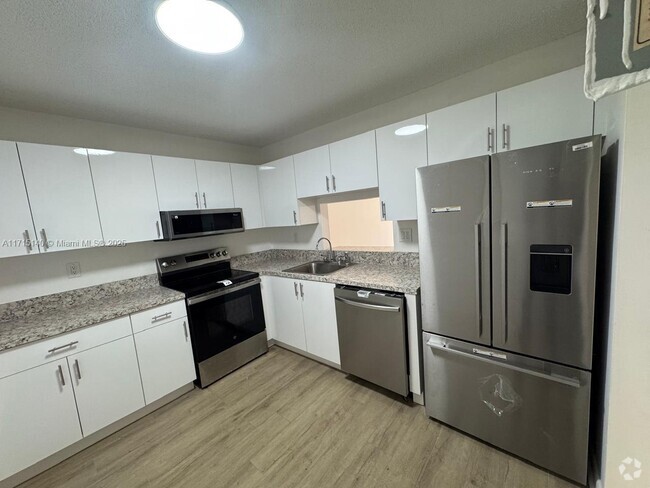 Building Photo - 1810 SW 81st Ave Unit 2109 Rental