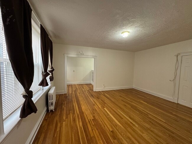 Photo - 97 Chester St Unit B4