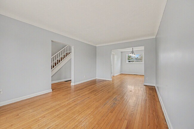 Photo - 1677 Baseline Rd
