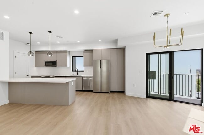 Building Photo - 3845 Don Tomaso Dr