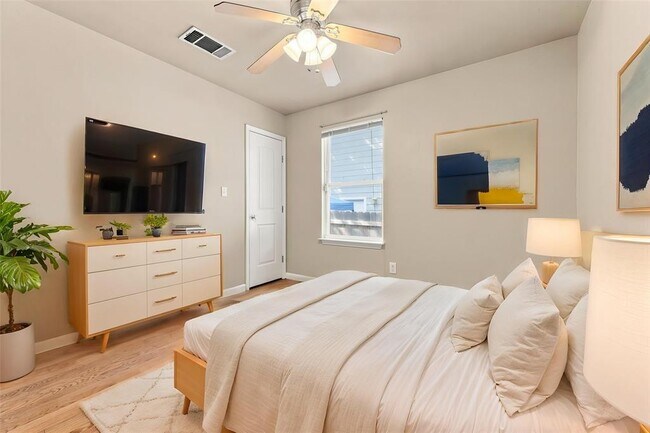 Photo - 4805 Evans Ave