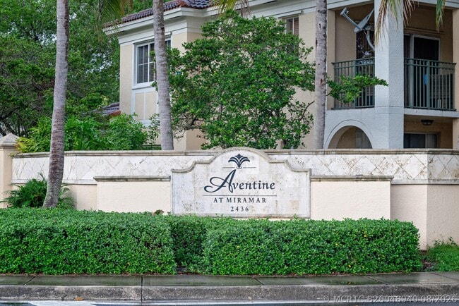 Building Photo - 2451 Centergate Dr Unit 208