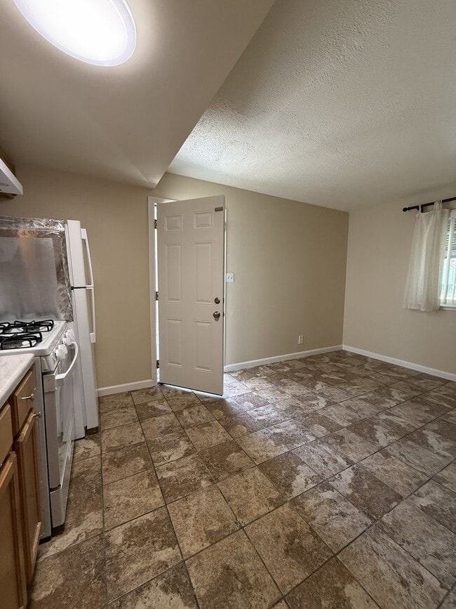 Photo - 410 Alden St Unit 414-1