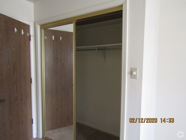 Building Photo - 4025 Mary Cir Unit C Rental