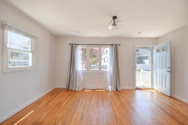 Photo - 42 Buttonwood Rd