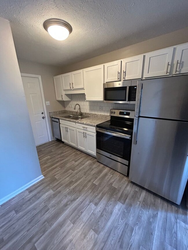 Photo - Claremont Hills