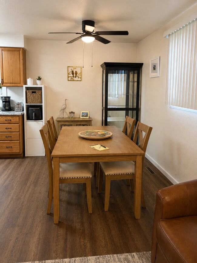 Photo - 427 W Wright Ave