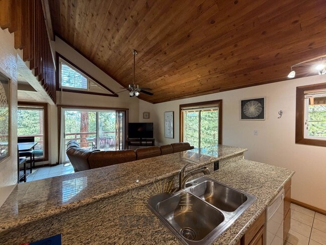 Photo - 2 Bedroom Duplex in Tyrolia! Summer pool!