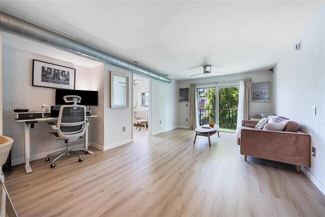 Photo - 1900 Meridian Ave Unit 204