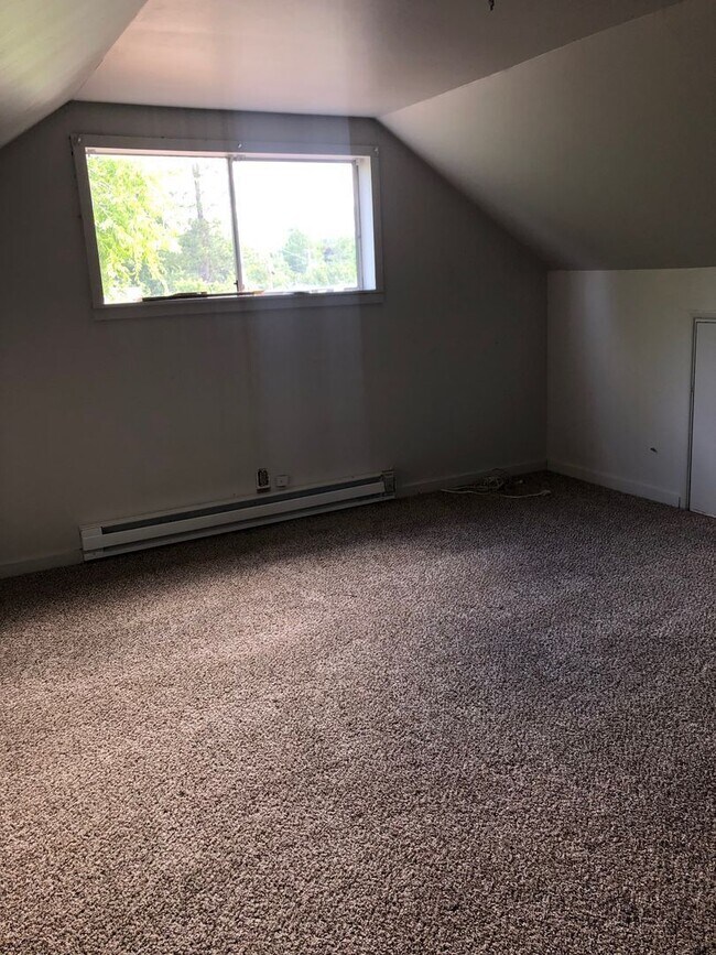 Photo - 2189 Hilyard St