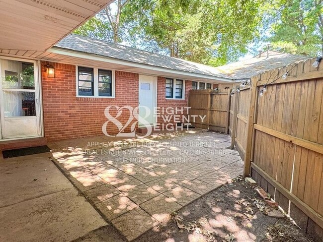 Photo - **AVAILABLE NOW!** 3 BED/2 BATH DUPLEX - CLOSE TO CAMPUS!
