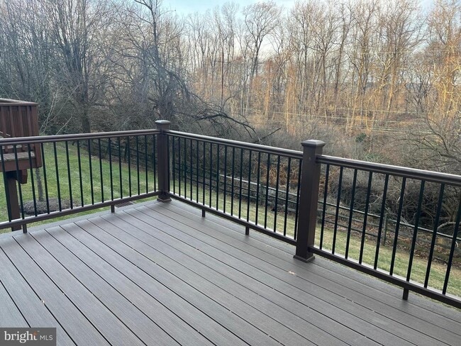 Photo - 233 Birchwood Dr