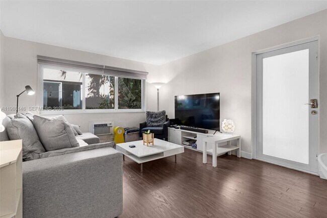 Photo - 1117 Meridian Ave Unidad 5-1117