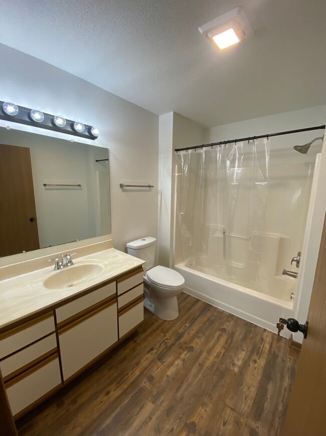 Lakeview Apartments