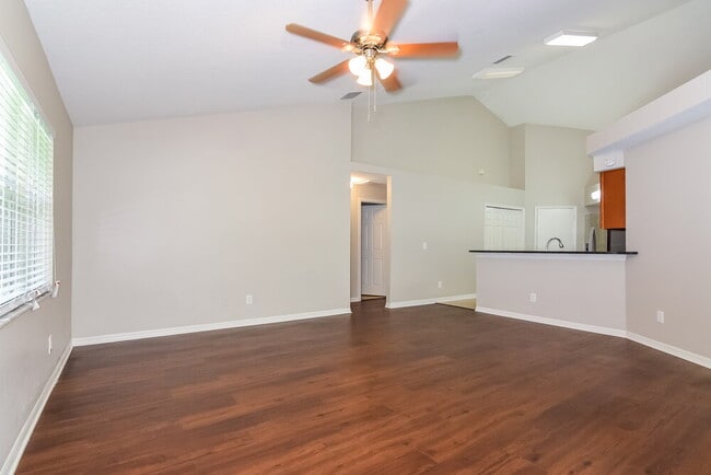 Photo - 2212 Kenwick Dr