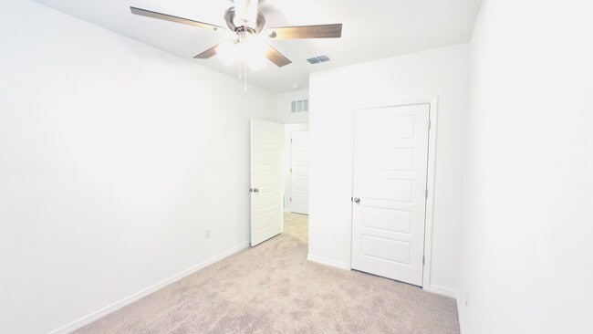 Photo - 2947 Canary Ave