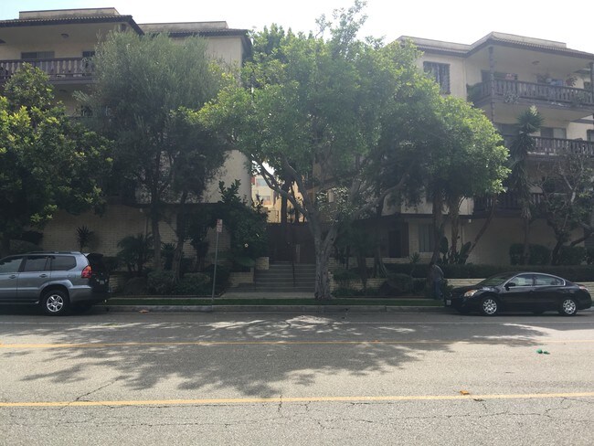 Apartments For Rent Near West Los Angeles College In Culver City Ca Photo 6024 Buckingham Pkwy Unit 0