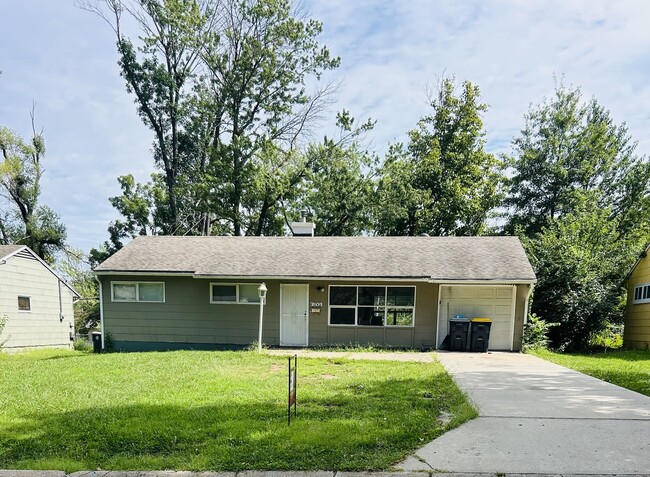 Building Photo - 7609 E 112th St Rental