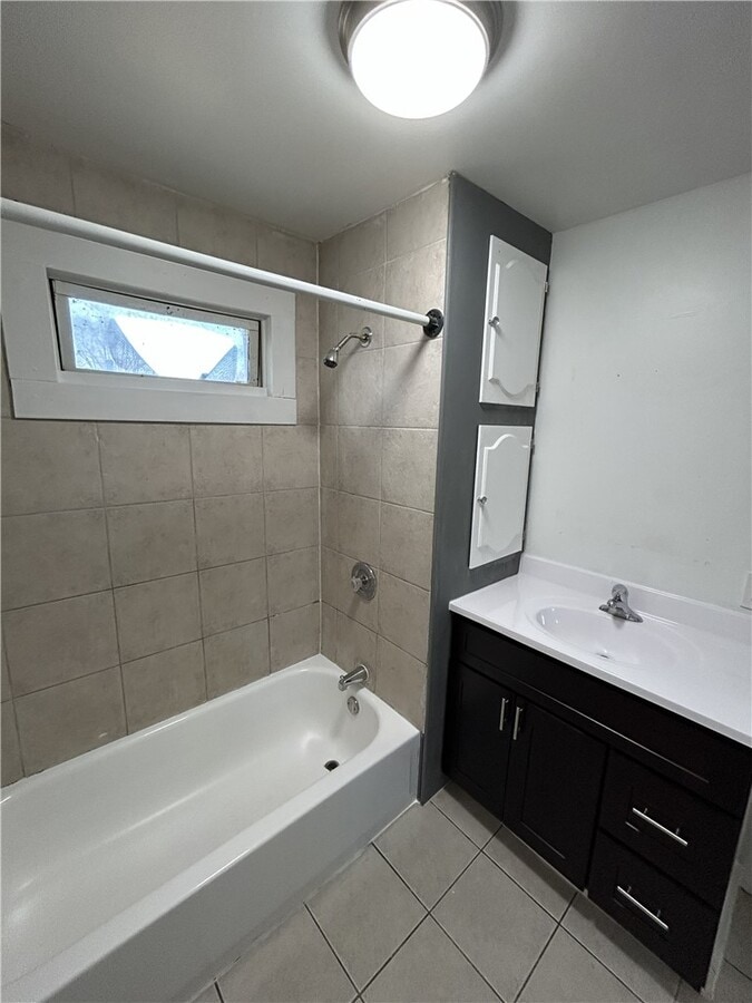 Photo - 301 Weaver St