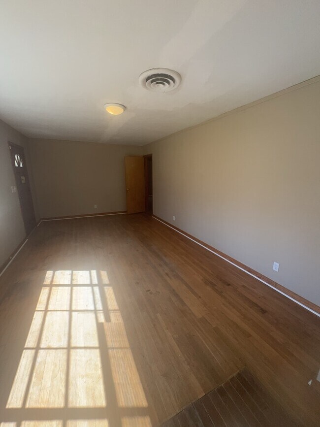 Photo - 316 Woody Dr