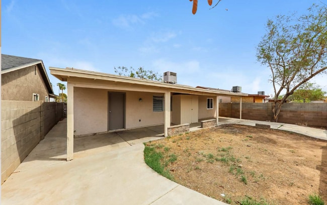 Building Photo - 2251 W Roeser Rd