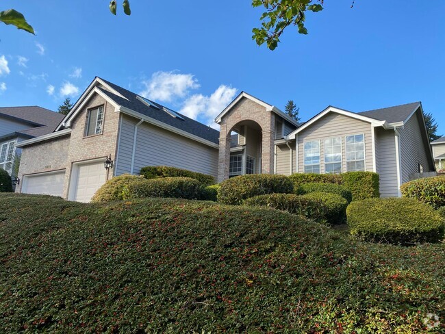 Building Photo - Traditional in the Hills Rental